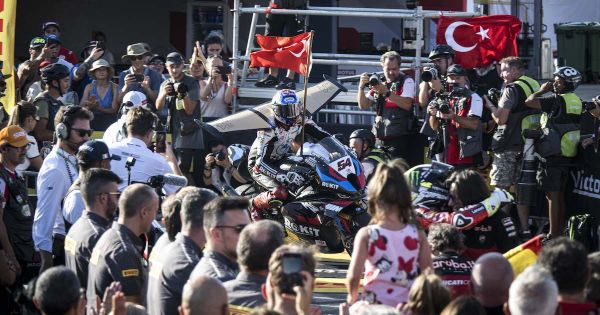 Superbike – Du mieux pour le Suisse Aegerter en Algarve, et un nouveau record pour Razgatlioglu