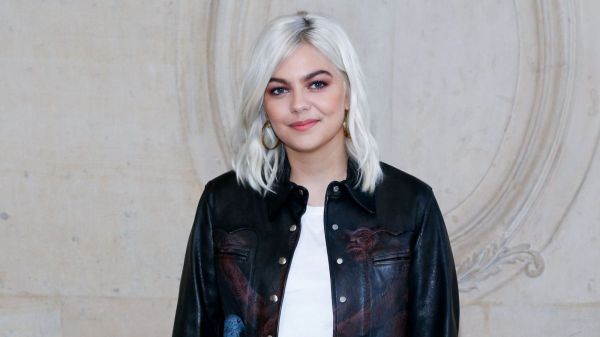 Louane véritable bombe en bikini, elle révèle tous ses tatouages