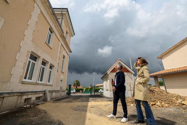 Une projection en plein air du film « Anne Marie » de Saint-Exupéry