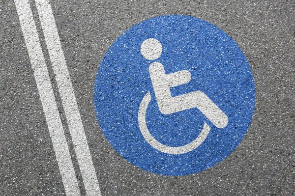 Jeux paralympiques 2024 : la ville de Paris est-elle devenue plus accessible aux handicapés ?