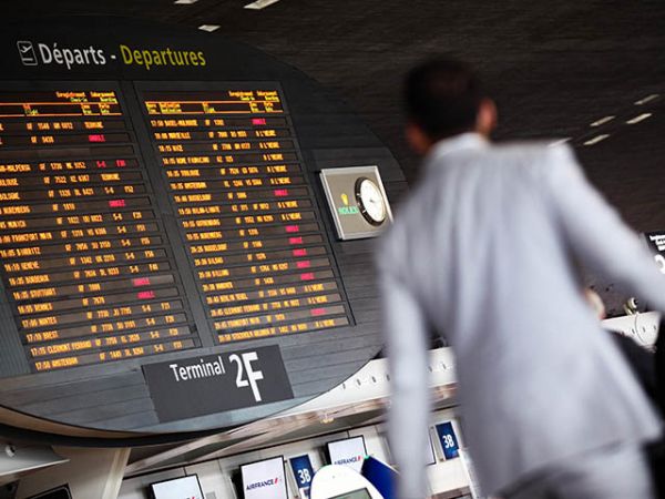 Aéroports de Paris : trafic de passagers stable en juillet, encore inférieur au niveau pré-Covid