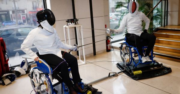 Jeux paralympiques 2024. Armes, distance de bras... tout savoir sur l'escrime-fauteuil ?