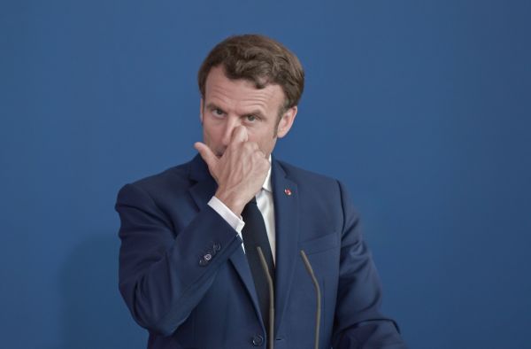 Crise du gouvernement : 1 Français sur 2 veut la destitution de Macron