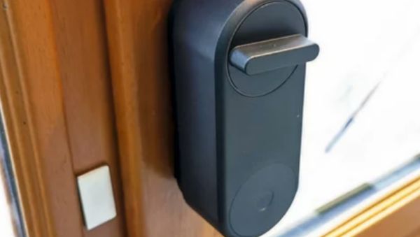 Actualité : Bon plan – L'objet connecté Yale Linus Argent "4 étoiles" à 129,69 € (-20%)