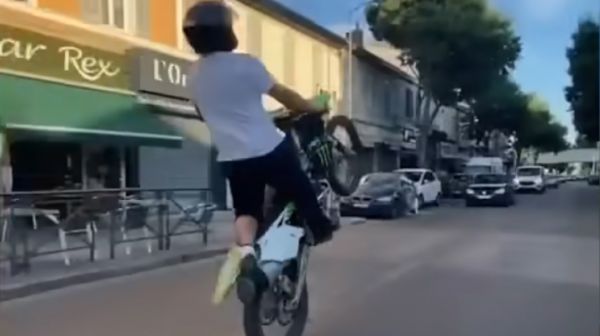Petite fille de 7 ans renversée lors d’un rodéo urbain à Vallauris. Son papa prend la parole sur les réseaux sociaux : « Kamilya ne reviendra pas parmi nous »