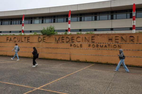 Un rapport accable la faculté de médecine de Lille après la mort de Simon Guermonprez, 19 ans, lors d'une soirée d'intégration en 2021