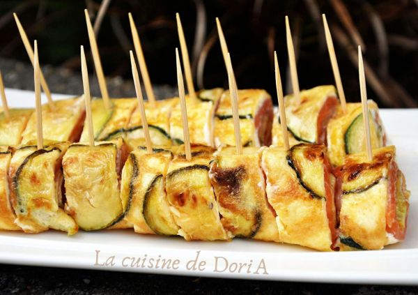 Roulés aux oeufs, courgette et truite fumée