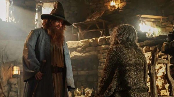 Qui est Tom Bombadil dans Les Anneaux de Pouvoir ? Découvrez ce personnage légendaire de Tolkien