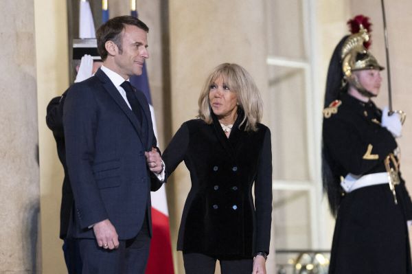 Brigitte et Emmanuel Macron : ce dîner "secret” à Brégançon avant la nomination du Premier ministre