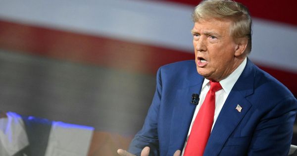 Trump, "aucune bonne raison de retarder sa condamnation" : le report vu par la presse américaine