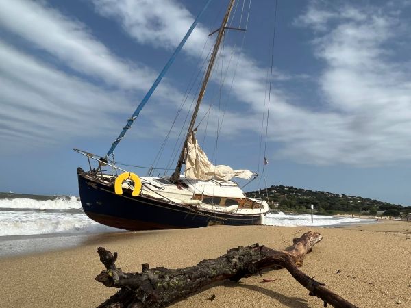 Deux bateaux s'échouent à Cogolin ce samedi à cause du vent