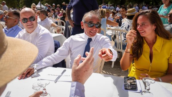 Eric Zemmour à Orange : "La politique est devenue l'ennemie du peuple"