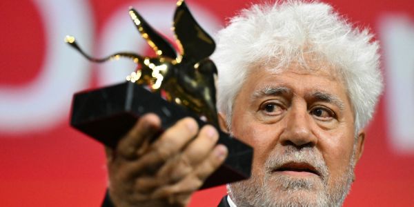 Pedro Almodovar Lion d'or à Venise pour «La chambre d'à côté», son premier film américain