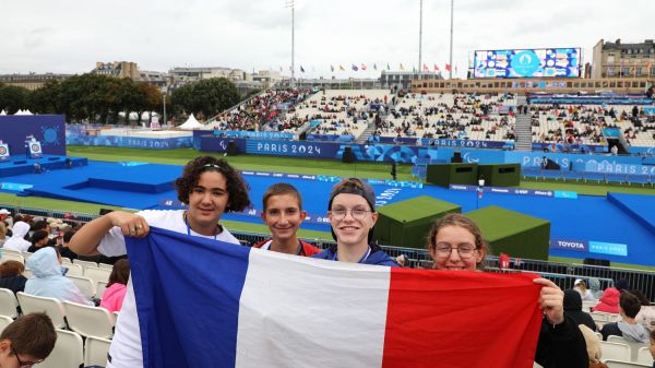 "Le sport casse les barrières" : aux Paralympiques, des adolescents atteints de déficience intellectuelle se prennent aux Jeux