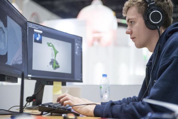 TÉMOIGNAGES. "Ça m'a apporté ma carrière de rêve" : comment la compétition mondiale des métiers Worldskills a servi de tremplin à ces jeunes