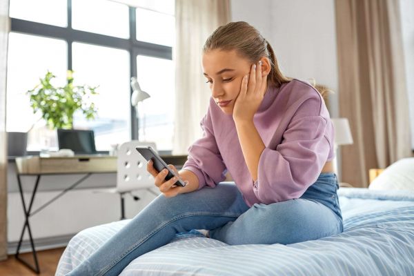 Souffrir de troubles mentaux à l'adolescence augmente le risque de mésusage des réseaux sociaux
