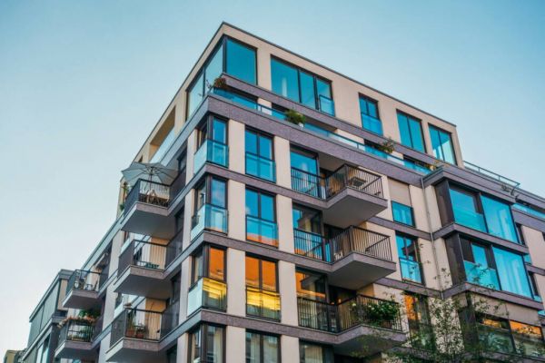 Faciliter la transformation des bâtiments en logements : la proposition de loi définitivement adoptée