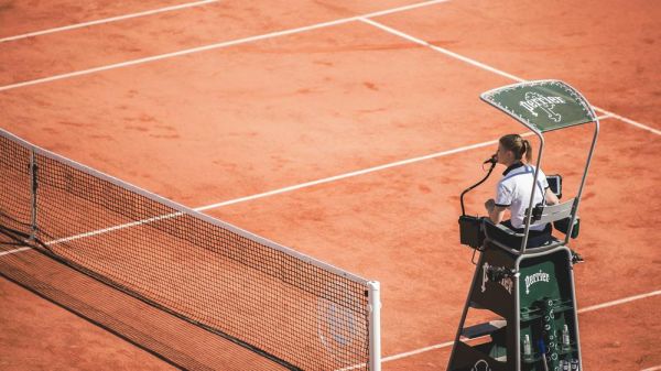 Tout savoir sur les arbitres de chaise et les juges de ligne à Roland-Garros