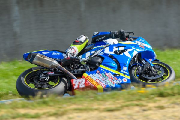 FSBK – Un podium et une chute pour le broyard Killian Aebi à Nogaro