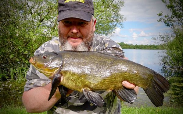 Pêche de la tanche au method feeder