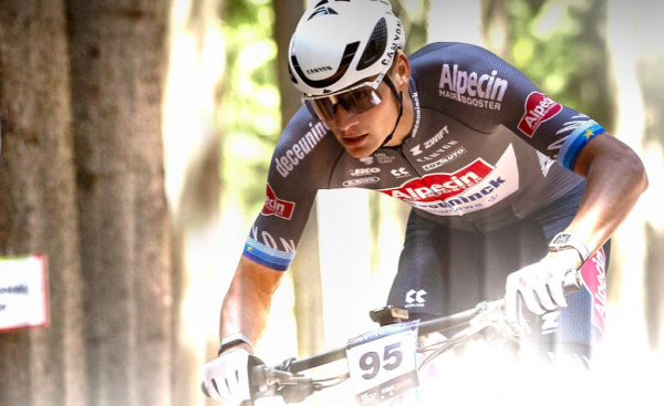 Fracture mineure du scaphoïde pour Van der Poel