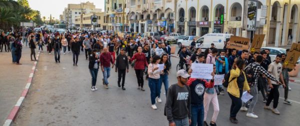 « On demandait juste que nos droits soient respectés ». Les autorités tunisiennes punissent la mobilisation en faveur des droits socio-économiques et environnementaux