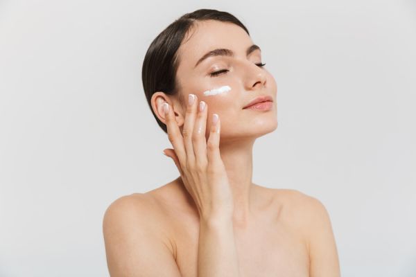 L’art du soin du visage : quelques conseils pour une peau saine