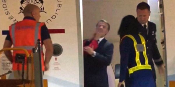 Vidéo virale à Hanoï : le geste de Brigitte Macron qui a ébranlé la communication de l'Élysée
