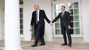 Emmanuel Macron mouché par Donald Trump .