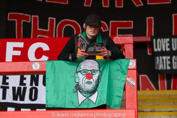 Paul Hurst, directeur du FC United of Manchester : « Les supporters, les personnes les plus importantes dans le football »