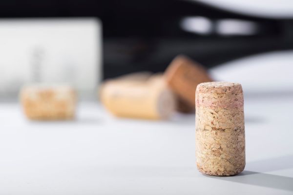 Certains mettent un bouchon de liège dans le frigo : cette astuce est très pratique et règle plusieurs problèmes