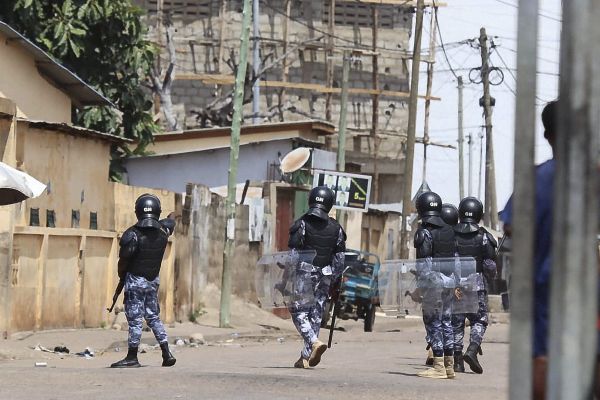 Togo. Les autorités doivent enquêter sur les allégations de torture sur des manifestant·e·s et cesser de réprimer les voix dissidentes