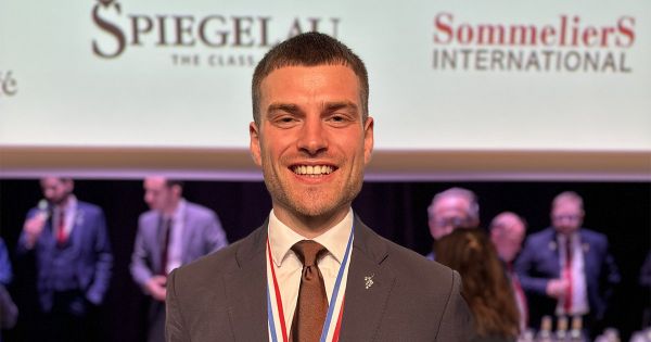 Louis Le Conte devient le meilleur jeune sommelier de France 2025