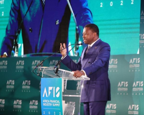 Togo: Faure Gnassingbé prête serment comme président du Conseil (RFI)