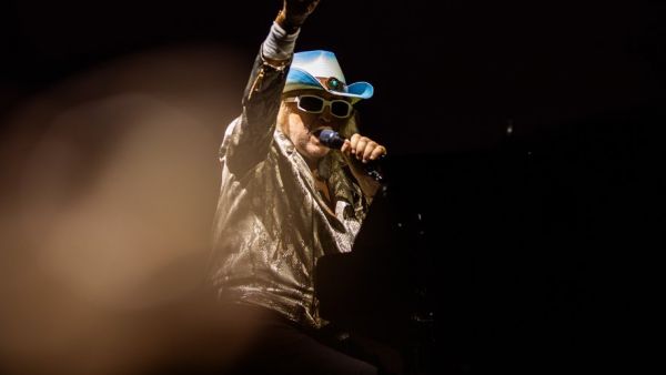 Coup dur pour le chanteur Michel Polnareff qui annule une deuxième date de sa méga tournée