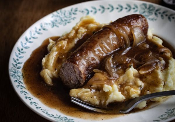 Irish Bangers and Mash : Saucisses purée et sauce à l'oignon