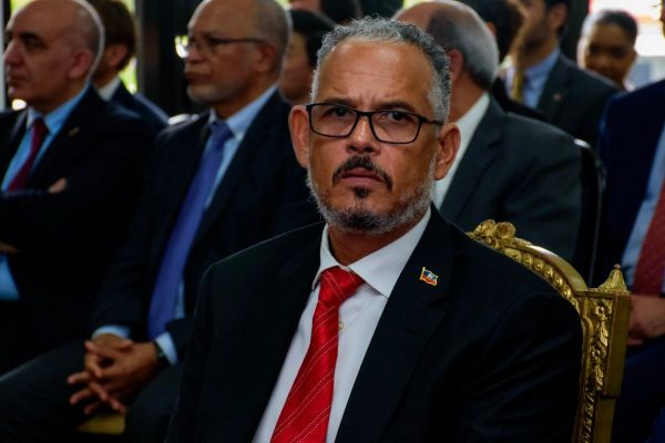 Nouvelle Constitution, vieille recette : le gouvernement arrose l'AMIH et l'ANMH