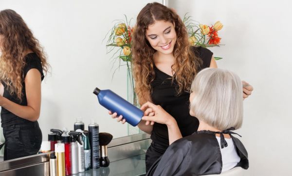 Votre coloration vous trahit-elle ? Ces 5 choix de couleur vous donnent 10 ans de plus