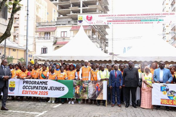 Cameroun : le maire de Douala occupe plus de 300 jeunes pendant trois mois
