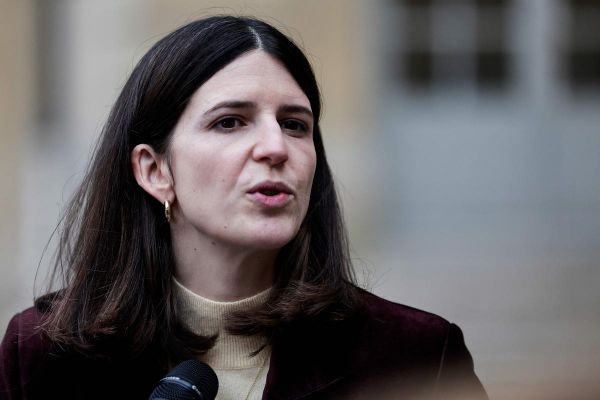 Commission TikTok : la ministre du numérique Clara Chappaz défend une vérification de l'âge au niveau européen