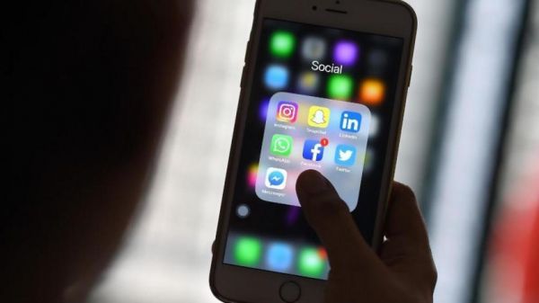 Australie : "aucun obstacle technologique" à l'interdiction des réseaux sociaux aux moins de 16 ans