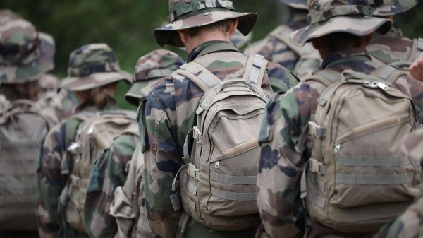 « Agressé » il y 42 ans à la base aérienne d'Orléans où il s'était dit réfractaire au service national, il réclame une pension militaire d'invalidité