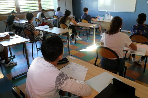 Sujet de maths au brevet 2025 : découvrez les sujets dévoilés aux premiers candidats