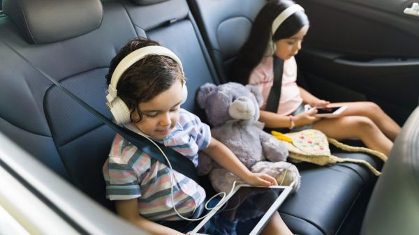 Des écrans avant 3 ans ? La France prend une décision pour protéger les enfants