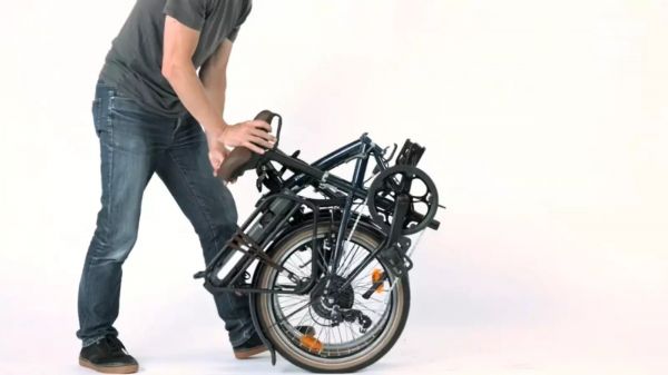 Decathlon vend au rabais son Btwin E Fold 500, un vélo électrique pliant, pratique et encore plus abordable aujourd'hui