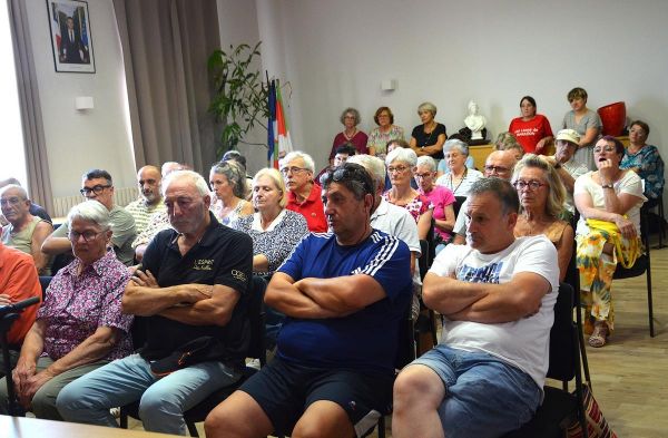 Mauléon-Licharre : « Non à la réforme de la collecte des déchets »