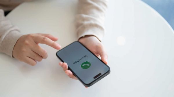 La pub WhatsApp retardée en France jusqu'en 2026 : voici pourquoi