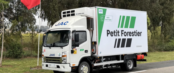 Petit Forestier met en service le premier poids lourd frigorifique entièrement électrique au Maroc