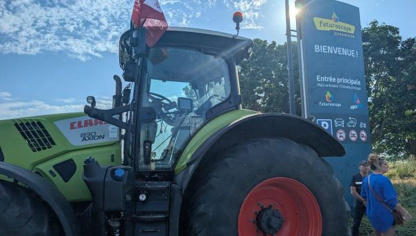 Blocage du Futuroscope : le préfet de la Vienne s'accorde sur un moratoire avec les agriculteurs