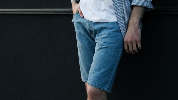 Canicule en France : travailler en short est-il vraiment interdit ? Ce que dit la loi